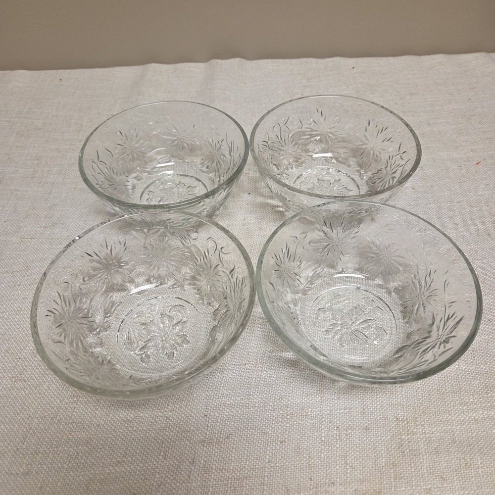 PRINCESS HOUSE FANTASIA 4 GLASS BOWLS 5 1/4" CHRISTMAS POINSETTIA Cereal Dessert